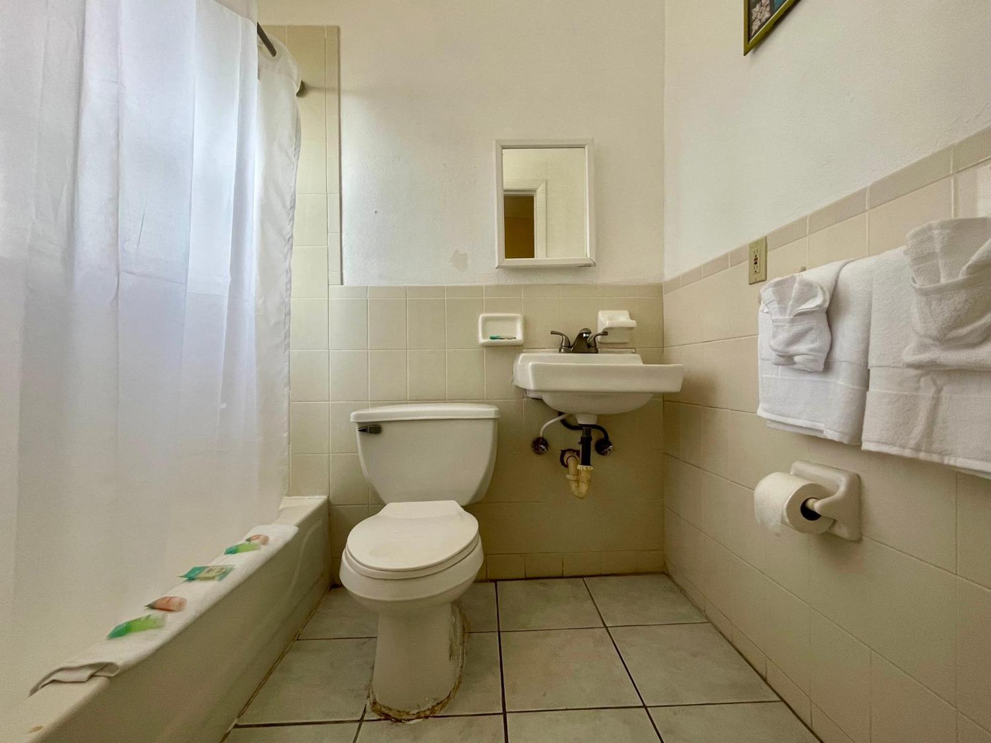 דייטונה ביץ' Ocean Holiday Motel מראה חיצוני תמונה